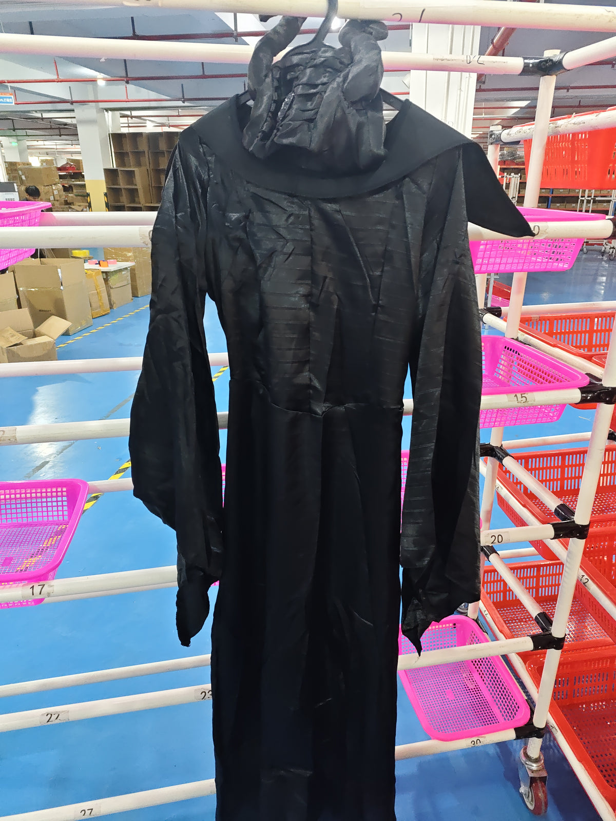 Women's dark sorceress Halloween costume – view 5
